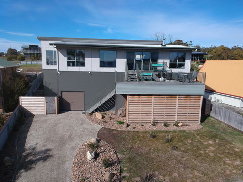 GRANITE BEACH HOUSE @ Bay Of Fires - New Castle Holiday 1