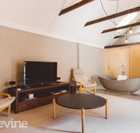 Devine Stays - Hayloft on ELizabeth - New Castle Holiday