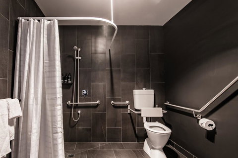 Change Overnight - New Castle Holiday 43