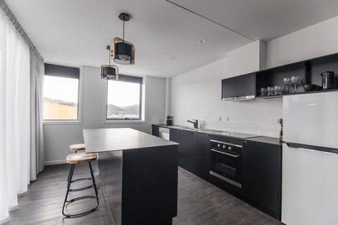 Change Overnight - New Castle Holiday 10