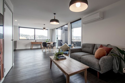 Change Overnight - New Castle Holiday 31