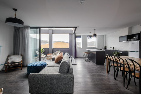 Change Overnight - New Castle Holiday 9