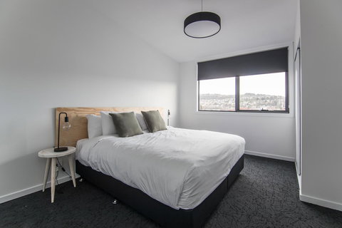 Change Overnight - New Castle Holiday 6