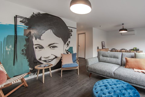 Change Overnight - New Castle Holiday 3