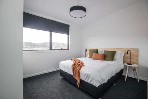 Change Overnight - New Castle Holiday 5