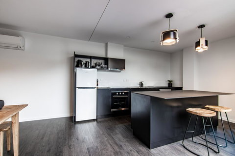 Change Overnight - New Castle Holiday 15