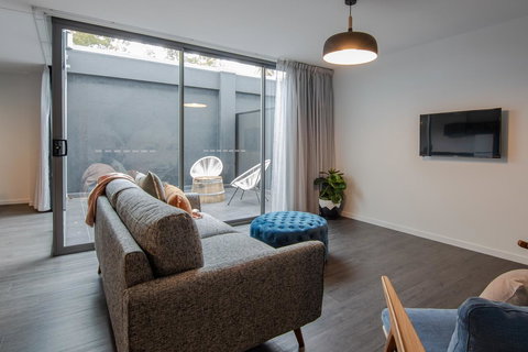 Change Overnight - New Castle Holiday 22