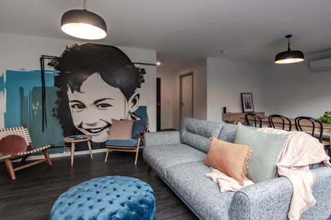 Change Overnight - New Castle Holiday 4