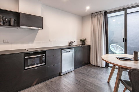 Change Overnight - New Castle Holiday 42