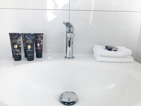 EMBRACING EVANDALE - Hosted By L'Abode Accommodation - New Castle Holiday 24