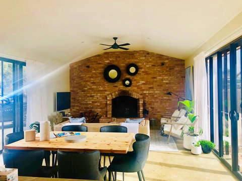 EMBRACING EVANDALE - Hosted By L'Abode Accommodation - New Castle Holiday 1