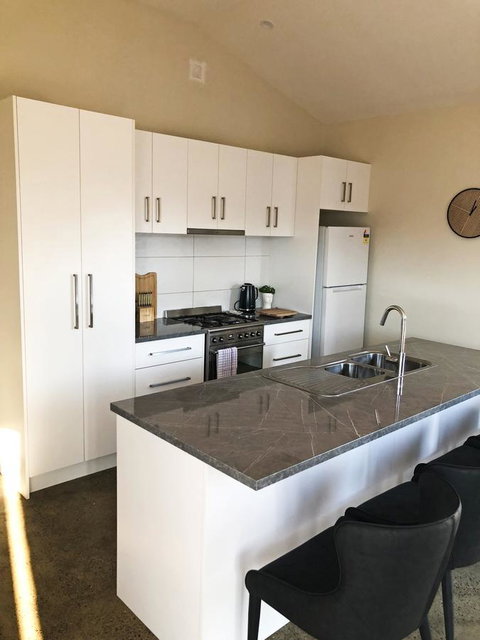 EMBRACING EVANDALE - Hosted By L'Abode Accommodation - New Castle Holiday 19