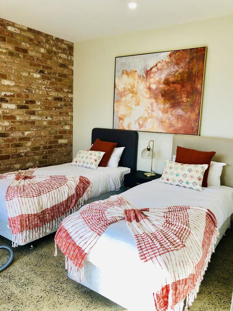 EMBRACING EVANDALE - Hosted By L'Abode Accommodation - New Castle Holiday 4