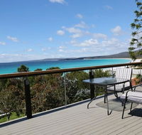 Driftwood Bay of Fires - New Castle Holiday