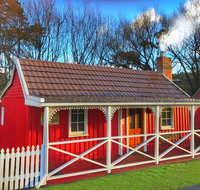 Platypus Playground Riverside Cottage - New Castle Holiday