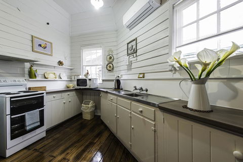 Touchwood Cottages - New Castle Holiday 12