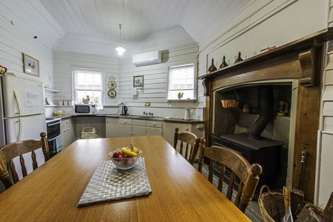 Touchwood Cottages - New Castle Holiday 14