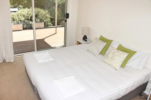 Seaview Apartment - New Castle Holiday 5
