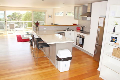 Seaview Apartment - New Castle Holiday 9
