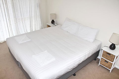 Seaview Apartment - New Castle Holiday 3