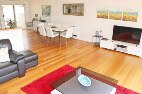 Seaview Apartment - New Castle Holiday 7