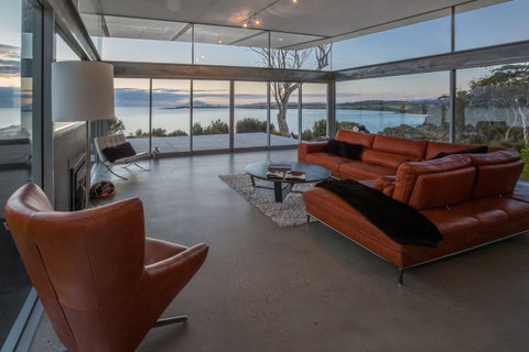 Avalon Coastal Retreat - New Castle Holiday 5