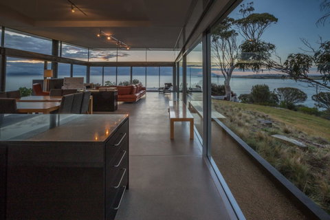 Avalon Coastal Retreat - New Castle Holiday 11