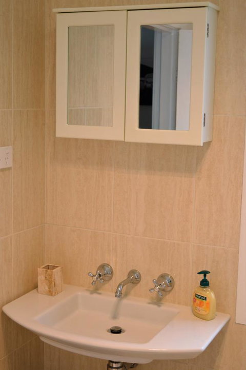 Lyttleton Cottage - New Castle Holiday 11