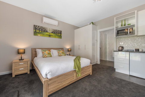 The Wellington Bed And Breakfast - New Castle Holiday 9