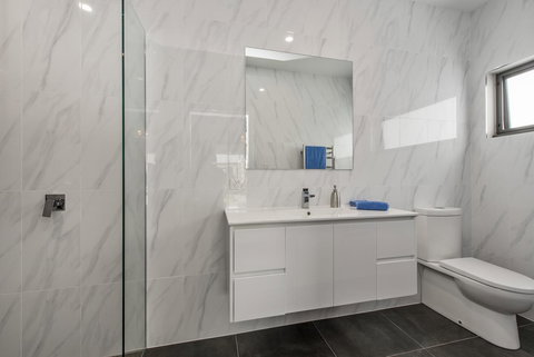 The Wellington Bed And Breakfast - New Castle Holiday 14