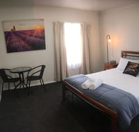 3ree- Spacious  Charming Apartment - New Castle Holiday