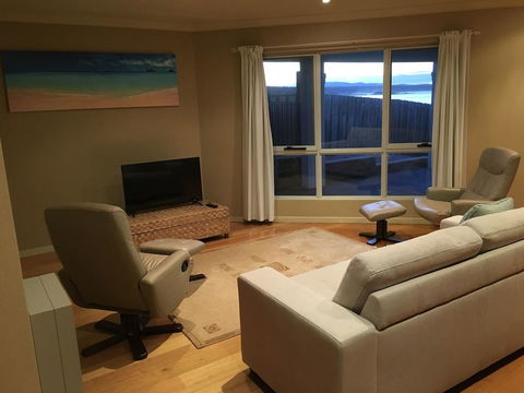 Villa 2 Bay Of Fires - New Castle Holiday 3