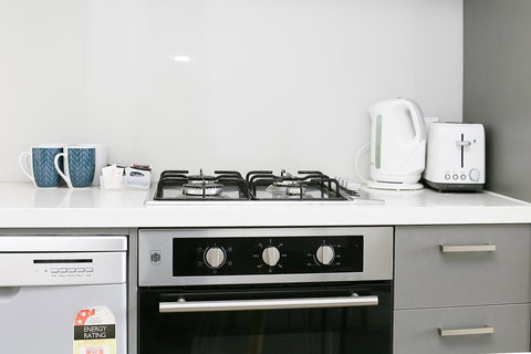 Poplar Box Hill Apartment - New Castle Holiday 14