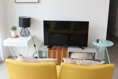 Poplar Box Hill Apartment - New Castle Holiday 4