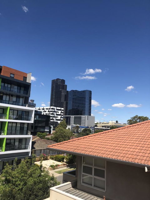 Poplar Box Hill Apartment - New Castle Holiday 10