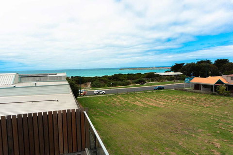 The Apollo - New Castle Holiday 15