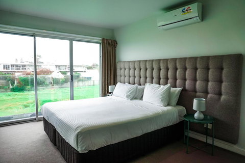 The Apollo - New Castle Holiday 18