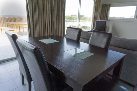 The Apollo - New Castle Holiday 8