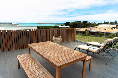 The Apollo - New Castle Holiday 17