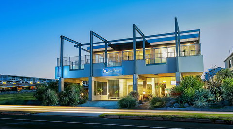 The Apollo - New Castle Holiday 28