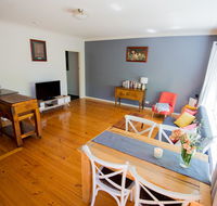 Flora Hill Creek Views - New Castle Holiday