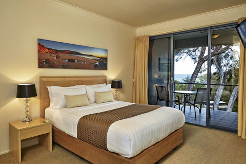 Lorne Surf Apartments - New Castle Holiday 9