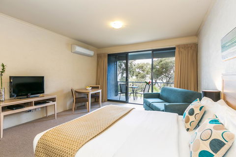 Lorne Surf Apartments - New Castle Holiday 26