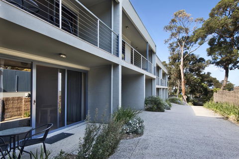Lorne Surf Apartments - New Castle Holiday 0