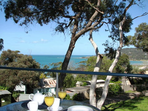 Lorne Surf Apartments - New Castle Holiday 3