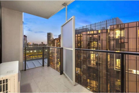 2Bedroom Apartment With Views In Docklands Next To CBD & Marvel Stadium - New Castle Holiday 14