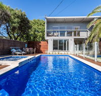 Front Beach House - New Castle Holiday
