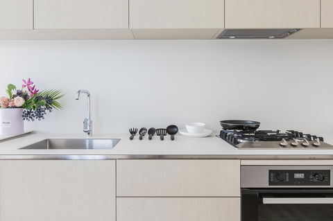 New Eureka 108 Hotel Apartments - New Castle Holiday 9