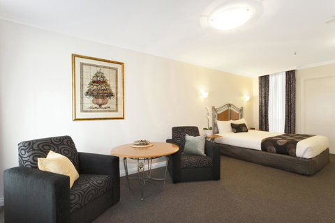 Melbourne Metropole Central Official - New Castle Holiday 39