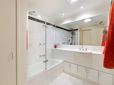Melbourne Luxury Paradise - New Castle Holiday 9